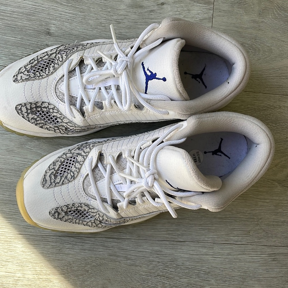 Like new Jordan sports shoes
